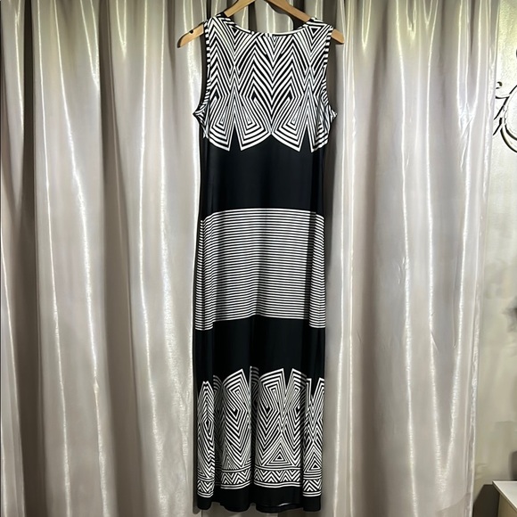 J.B.S. Black and White Scoop Neck Sheath Maxi Dress - Picture 6 of 6